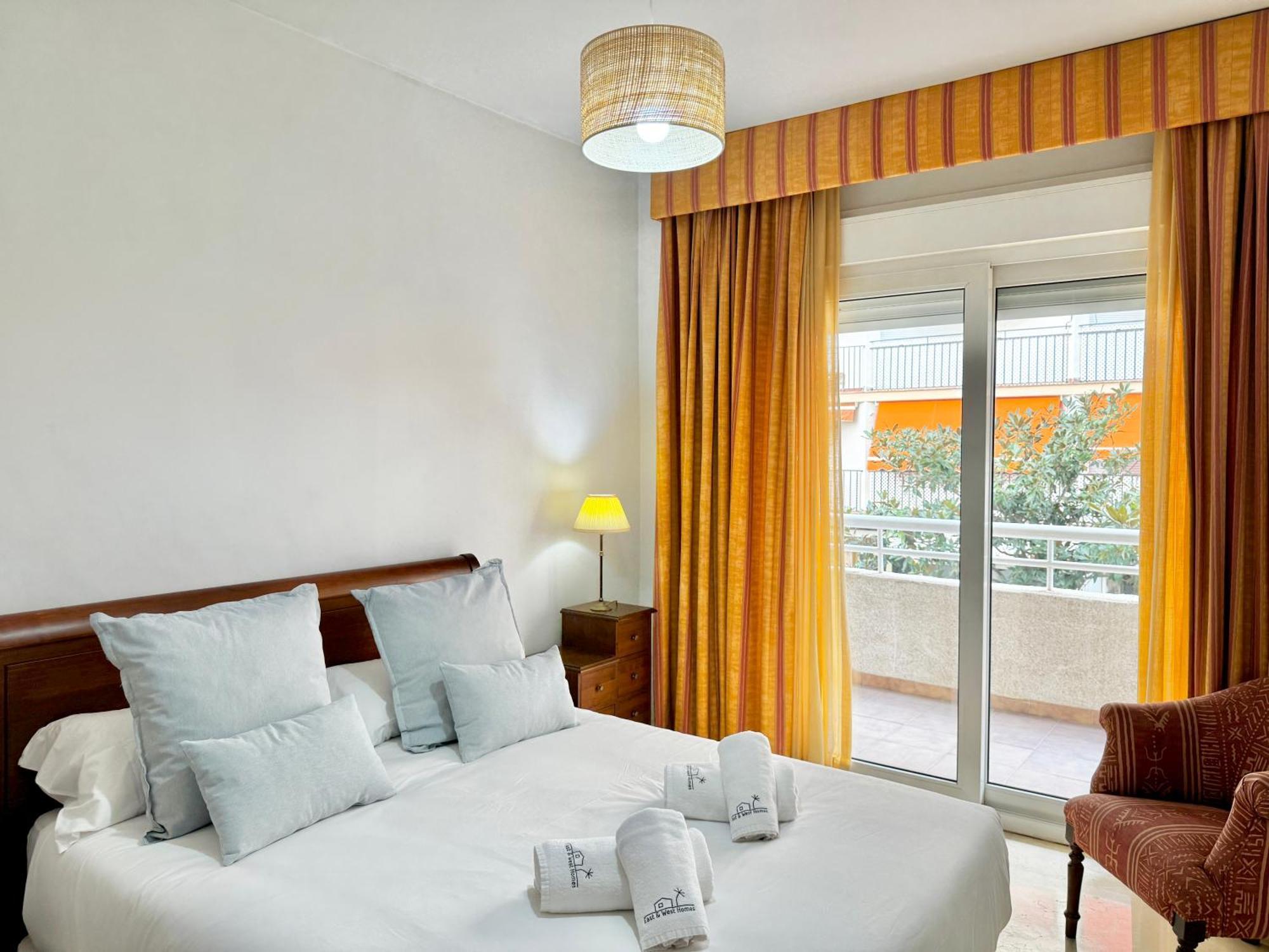 Stunning With Sea Views - Eaw Homes Apartment *
