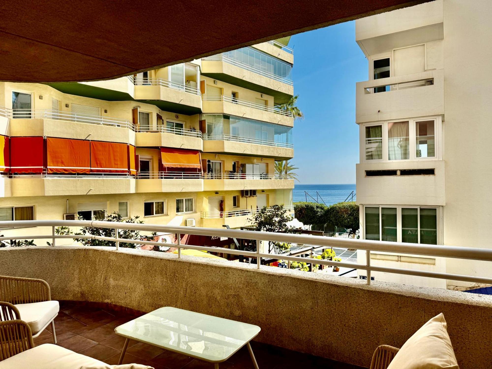Stunning With Sea Views - Eaw Homes Apartment